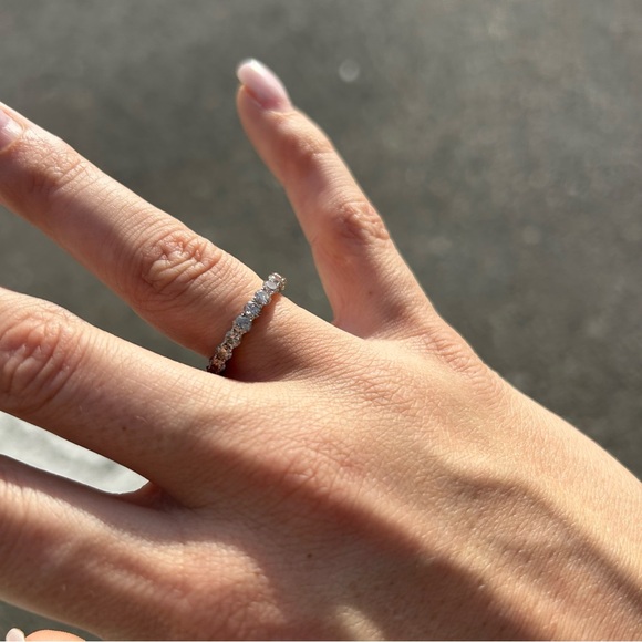 18k White Gold 2ct Diamond Infinity Band size 6.25 - Picture 3 of 6